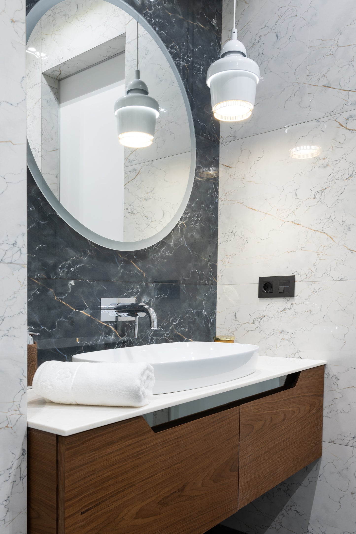 42" Oak Optic Wall-Mounted Bathroom Vanity With Vessel Sink