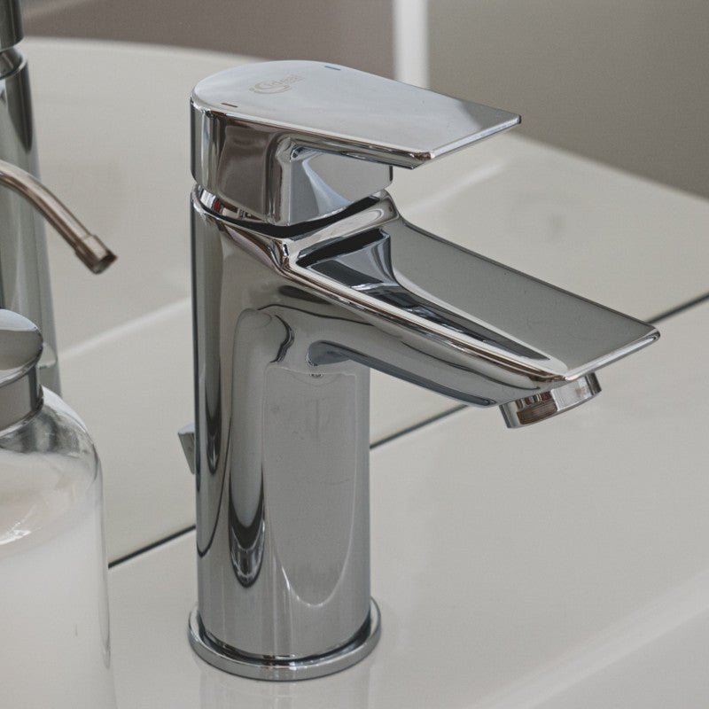 Chrome Single Hole Bathroom Faucet